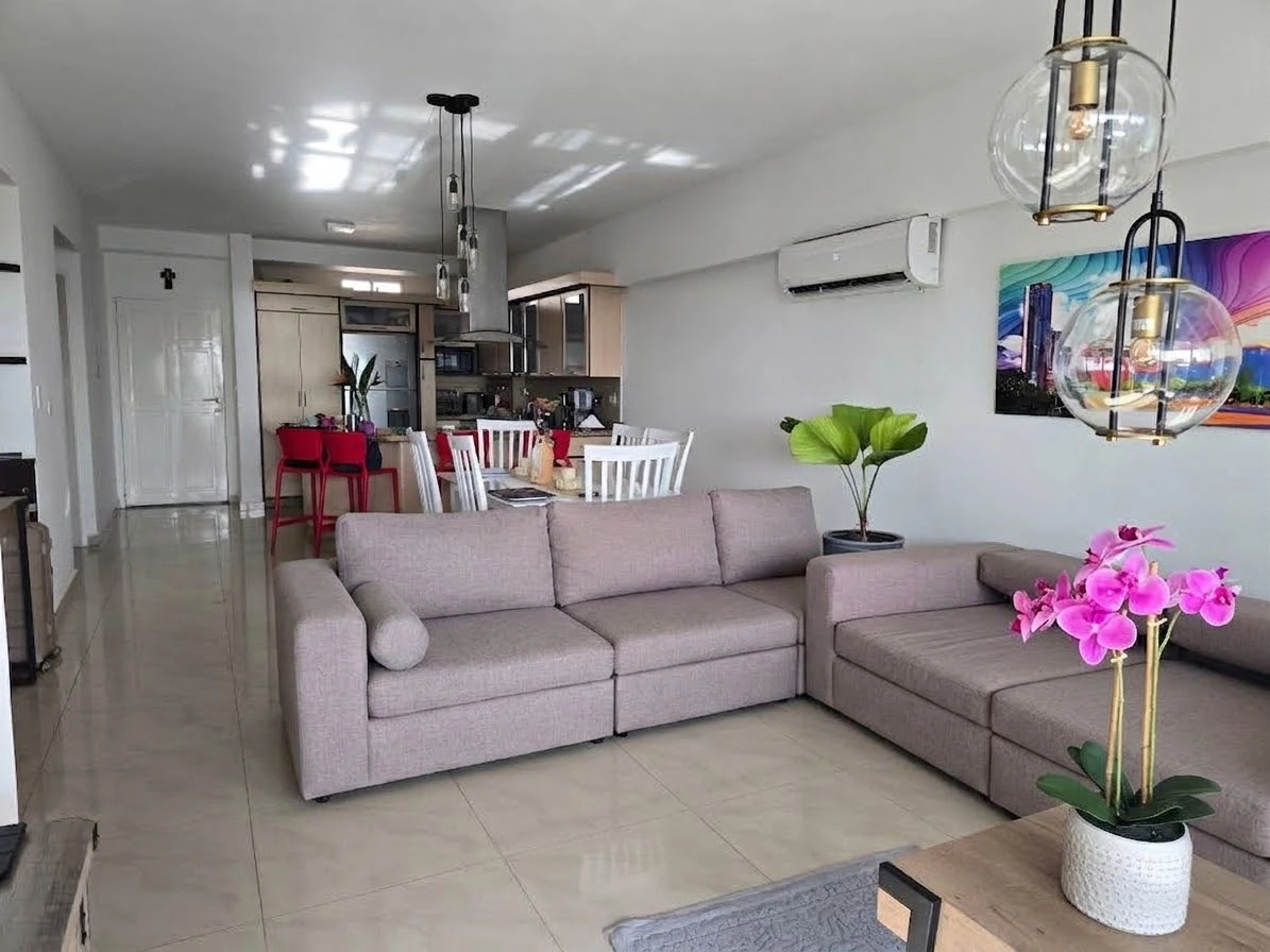 Apartamento en Costa Azul - Vista Panorámica al Mar